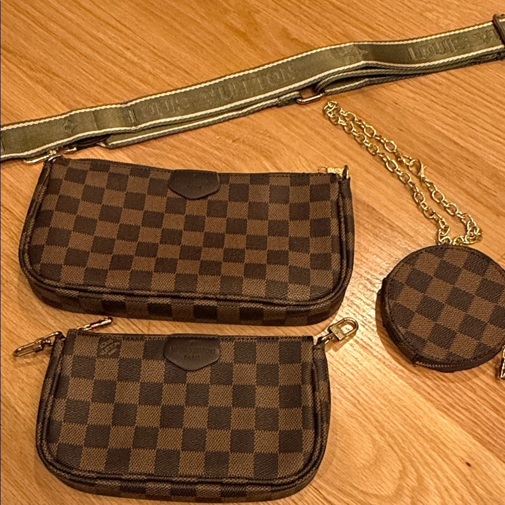 FAKE Louis set